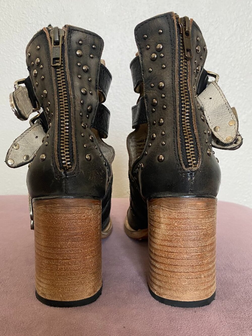 Freebird Judge Black (Gray) Distressed Ankle Bootie - Size 9 (Runs small) - Picture 5 of 9